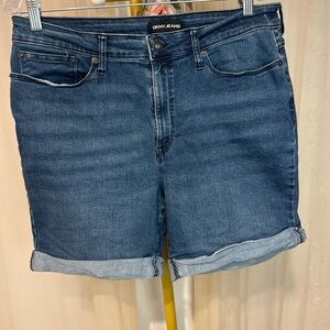 DKNY Jeans Dark Wash Cuffed Denim Shorts Size 12 Mid Rise